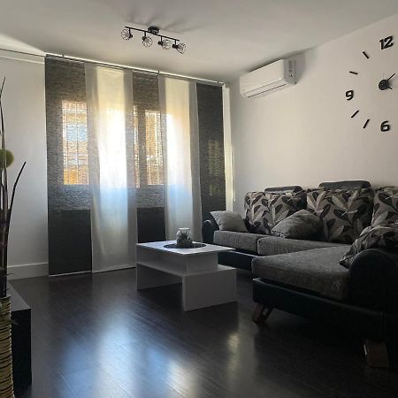 Vut Nohales Home Buitenkant foto