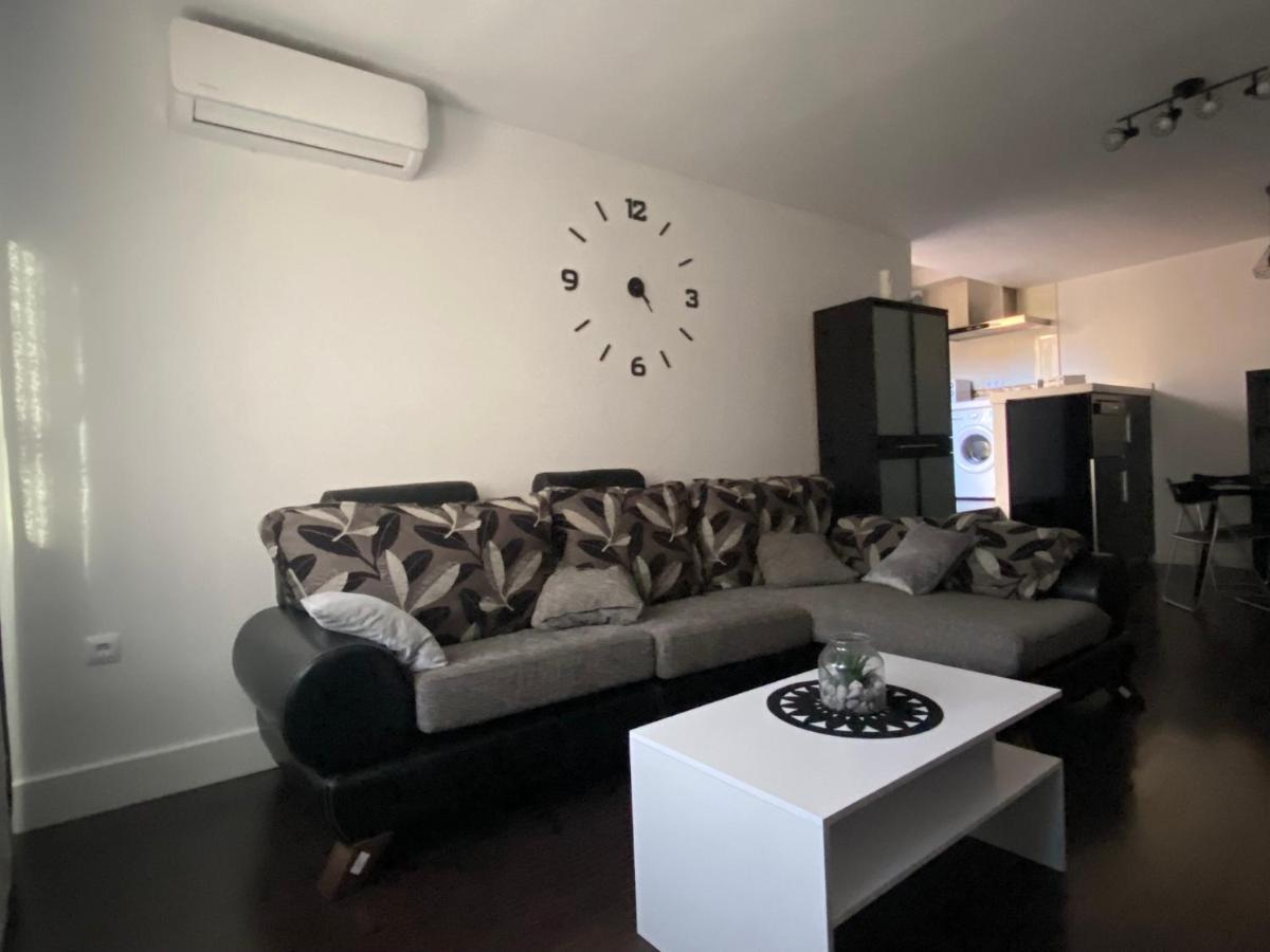 Vut Nohales Home Buitenkant foto