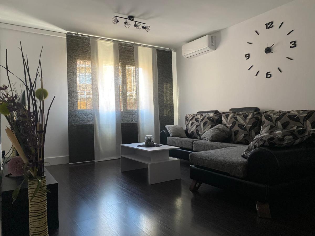 Vut Nohales Home Buitenkant foto